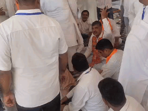 नारनौल में भाजपा जिला कार्यालय के उद्घाटन पर विवाद:पट्टिका पर लिखा गया शिलान्यास, मंडल अध्यक्षों की नाराजगी बनी चर्चा का विषय