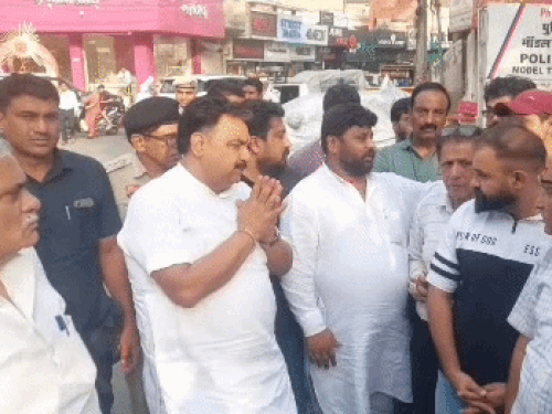 रोहतक में आगजनी के लिए अतिक्रमण जिम्मेदार:डिप्टी स्पीकर बोले-हादसों से लोगों को सबक लेना चाहिए, फायर ब्रिगेड पर राजनीति कर रहे लोग