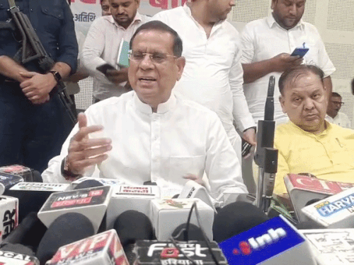 हरियाणा में जल्द अलॉट होंगे 4000 डिपो:भिवानी में बोले मंत्री राजेश नागर, मंत्रीमंडल में फेरबदल के प्रश्न पर उठ खड़े हुए