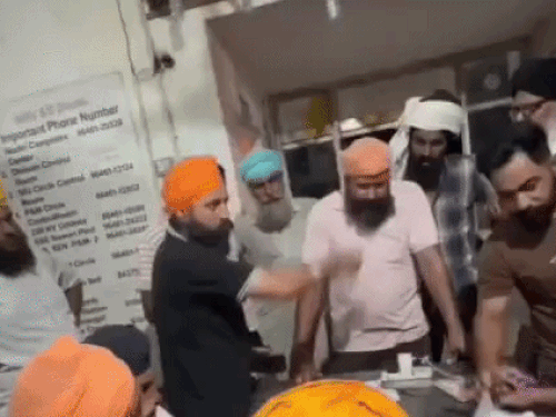 मजीठा में बिजली संकट पर आधी रात लोगों का प्रदर्शन:बिजलीघर का किया घेराव; मजीठिया बोले-केजरीवाल की आवाभगत में जुटी सरकार