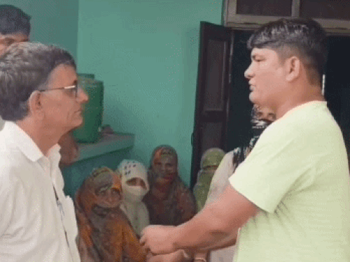 रोहतक में बिजली-पानी को लेकर हुई पंचायत:मकड़ौली टोल को जाम करने की चेतावनी; ग्रामीण बोले-एक सप्ताह से परेशान हैं