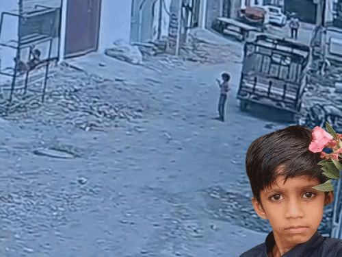 गली में रखी लोहे की एंगल बच्चे पर गिरी, VIDEO:पानीपत में फैक्ट्री मालिक की लापरवाही ने ली जान, 6 साल का था बच्चा