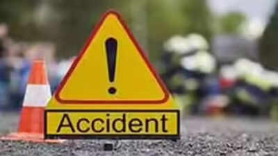 1 dead, 6 injured after tempo overturns near Delhi’s Mahipalpur | Delhi News