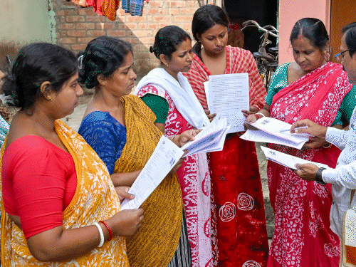 हरियाणा में आज से शुरू होगा एसआईआर:21 हजार कर्मचारी संभालेंगे जिम्मेदारी; 15 दिन बाद अयोग्य वोटरों की लिस्ट आएगी, BJP ने मीटिंग बुलाई