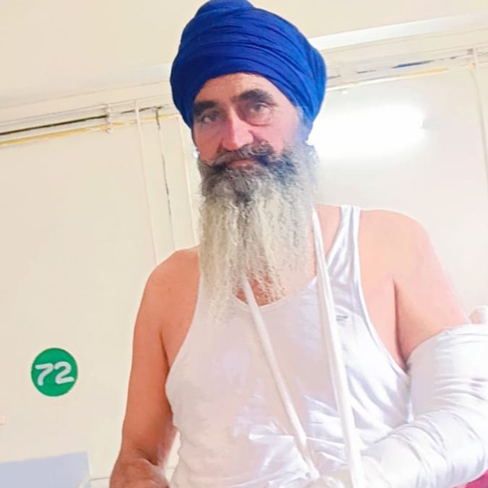 मोगा में किसान नेता पर हमला, बाजू टूटी:अज्ञात हथियारबंद हमलावरों ने घेरकर पीटा, आरोपियों की तलाश में CCTV खंगाल रही पुलिस