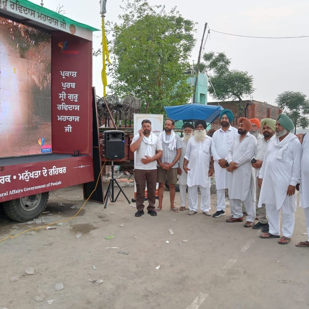गुरु रविदास जी का संदेश गांव-गांव पहुंचेगा:तरनतारन में LED वैन रवाना, दिखाई जाएगी 30 मिनट की डॉक्यूमेंट्री