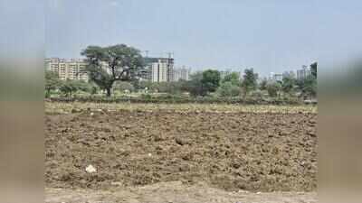 Wait for Centre’s data on I-T beneficiaries to delay implementation of farm loan waiver in Maharashtra, claims opposition | Pune News