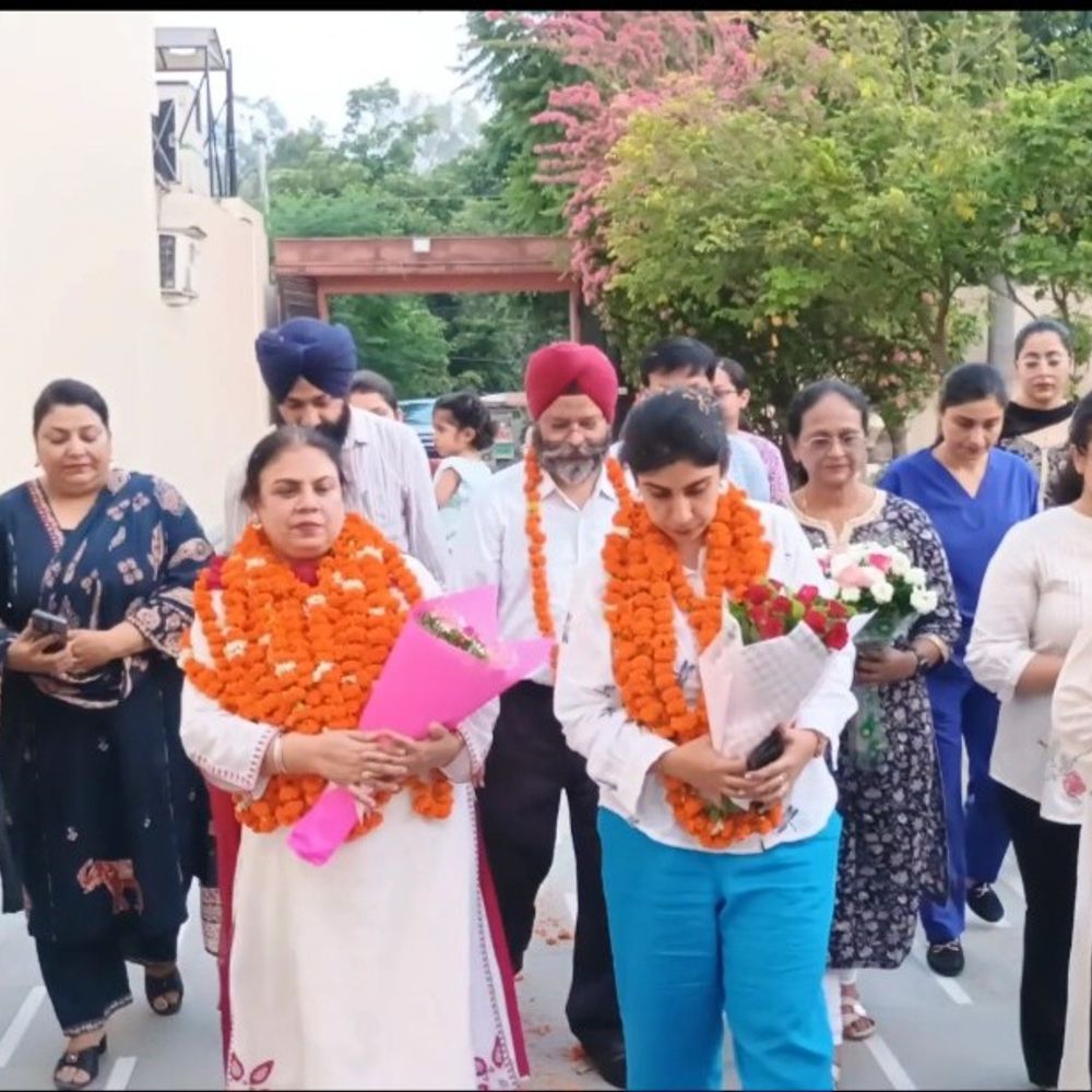 गुरदासपुर की डॉ. प्रभजोत कौर कलसी को स्टेट अवॉर्ड:26 वर्षों की उत्कृष्ट सेवाओं के लिए पंजाब सरकार ने किया सम्मानित