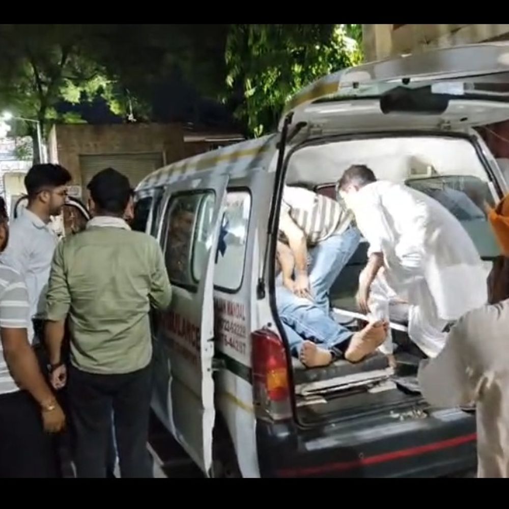 मानसा में अकाली नेता को गोली मारी:मंडी की आढ़त से लौटते समय घात लगाकर की फायरिंग, गंभीर हालत में अस्पताल में भर्ती