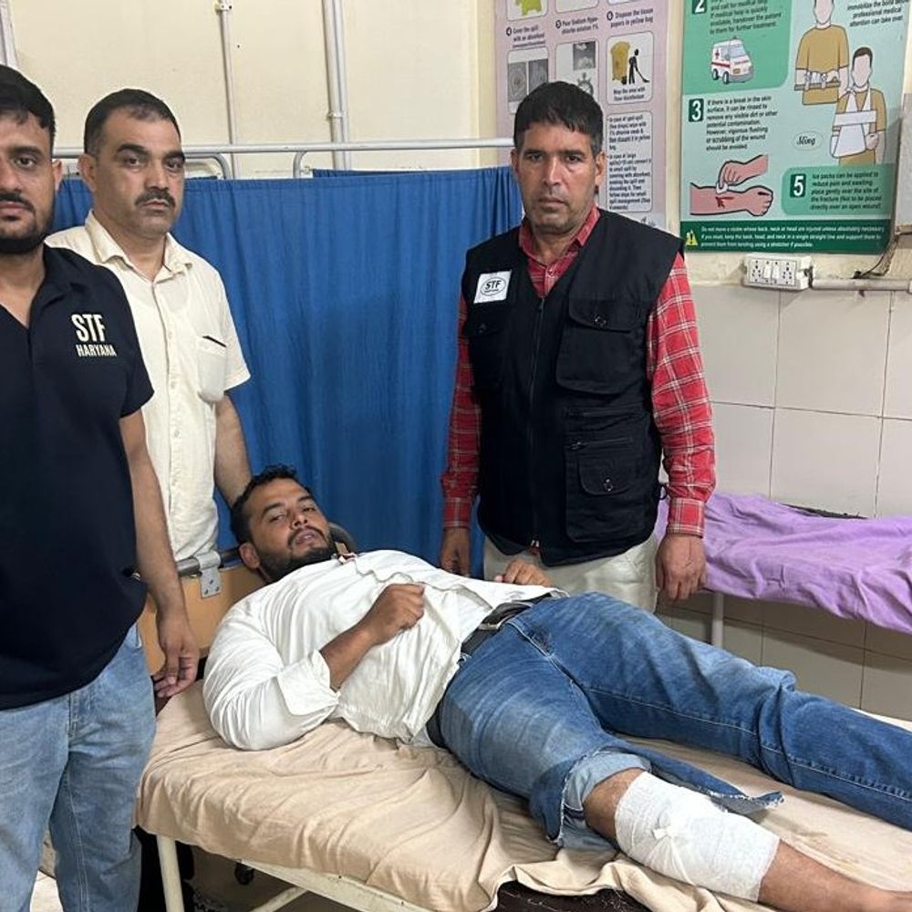 बहादुरगढ़ में STF और दिल्ली पुलिस की बदमाशों से मुठभेड़:1-1 लाख के दो इनामी बदमाश ढेर व पुलिसकर्मी घायल; हांसी जिम संचालक की गोली मारकर की थी हत्या