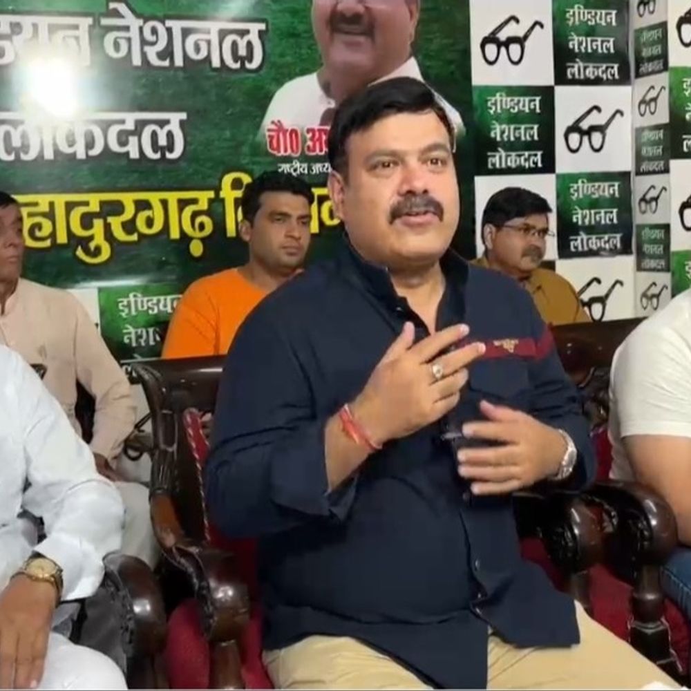 नगर परिषद चेयरपर्सन के पति पर टैक्स चोरी के आरोप:बहादुरगढ़ में इनेलो नेता बोले-नियम तोड़ कराई जमीन की रजिस्ट्री, BJP पार्षद बना गवाह