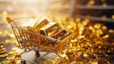 Gold, silver under pressure this week as US-Iran conflict, oil rally cloud outlook