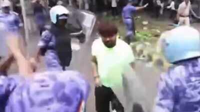 ‘Maaro sir’: Video of protester standing firm amid Delhi Police crackdown goes viral | Delhi News
