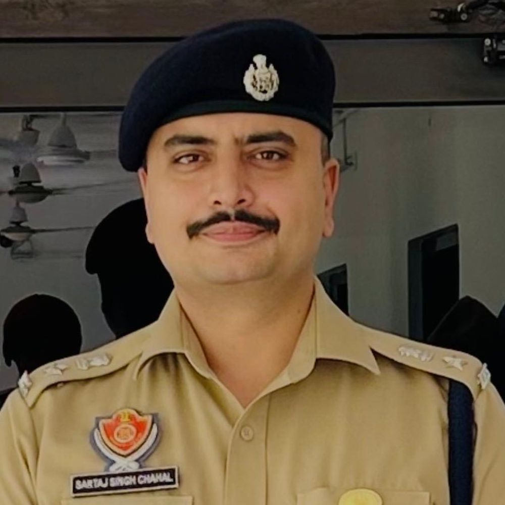 मोगा में महिला समेत तीन आरोपी गिरफ्तार:41 ग्राम हेरोइन और 84 बोतल अवैध शराब बरामद, अलग-अलग केस दर्ज