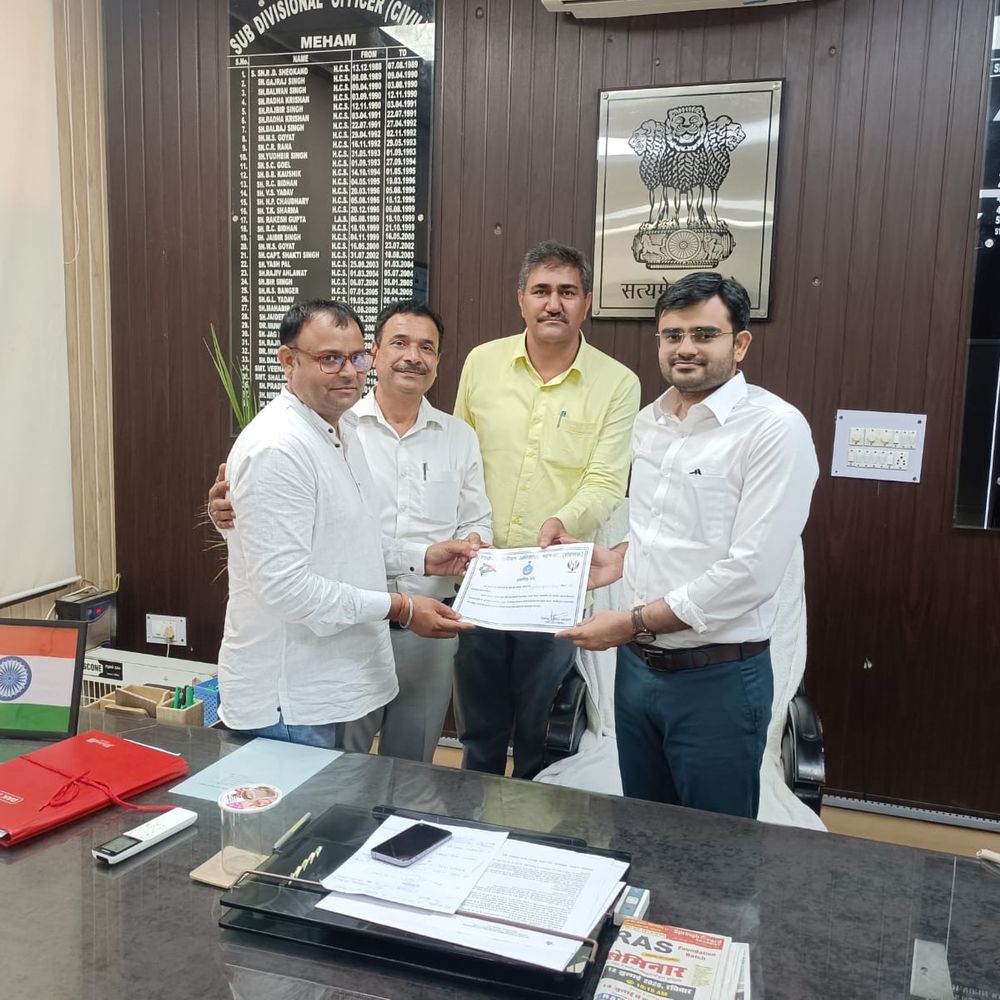 महम में मतदाता गणना प्रपत्रों का 66% डिजिटलाइजेशन पूरा:SDM विपिन कुमार के बीएलओ को निर्देश, 14 जुलाई तक पूरा करें काम