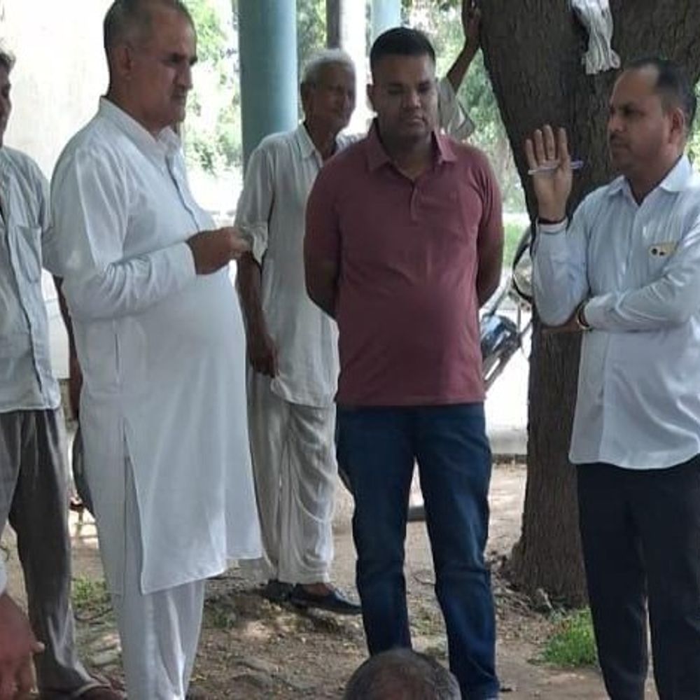 बालसमंद में ग्रामीणों ने खोला जलघर का ताला:3 दिन में टैंक भरने, समान पानी बंटवारे का मिला आश्वासन; ग्रामीणों ने दी चेतावनी