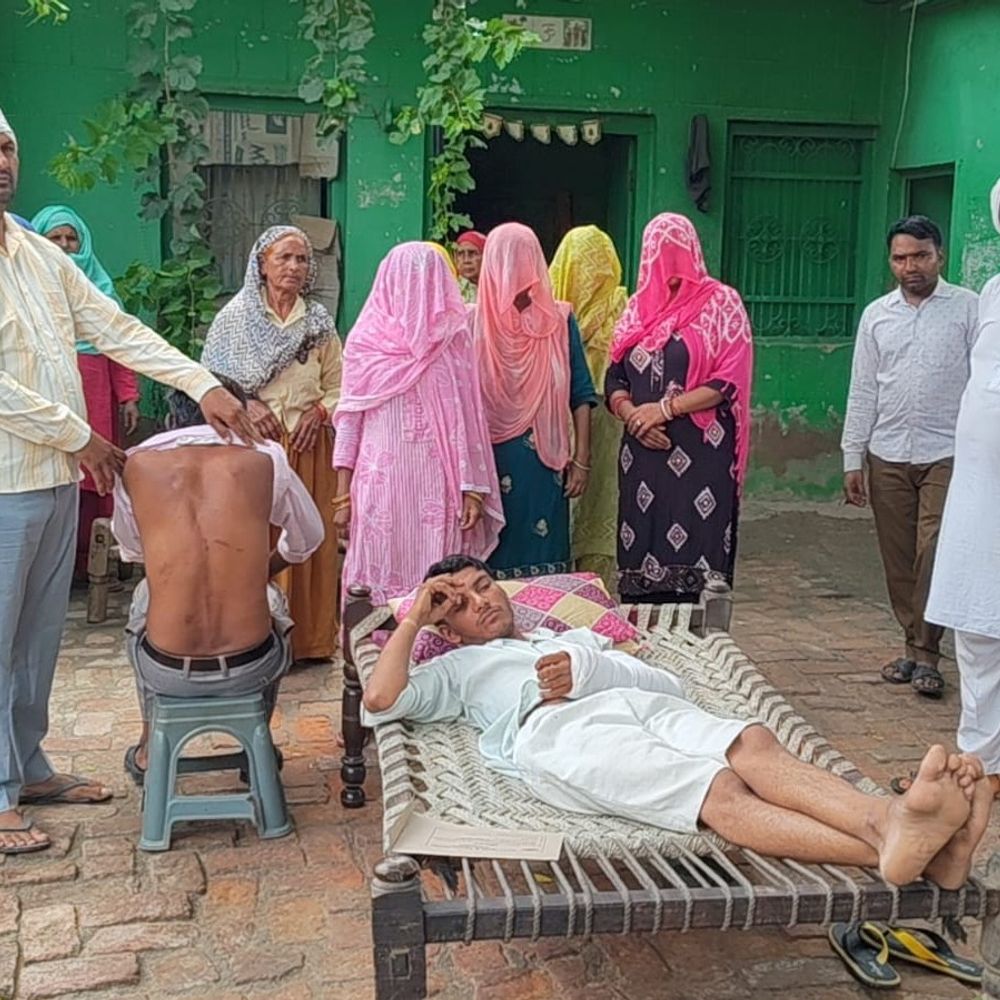 फरीदाबाद में पड़ोसियों ने किया परिवार पर हमला:तीन लोग घायल, कुछ दिन पहले ही हुआ था समझौता, महिलाओं के साथ अभद्रता को लेकर विवाद