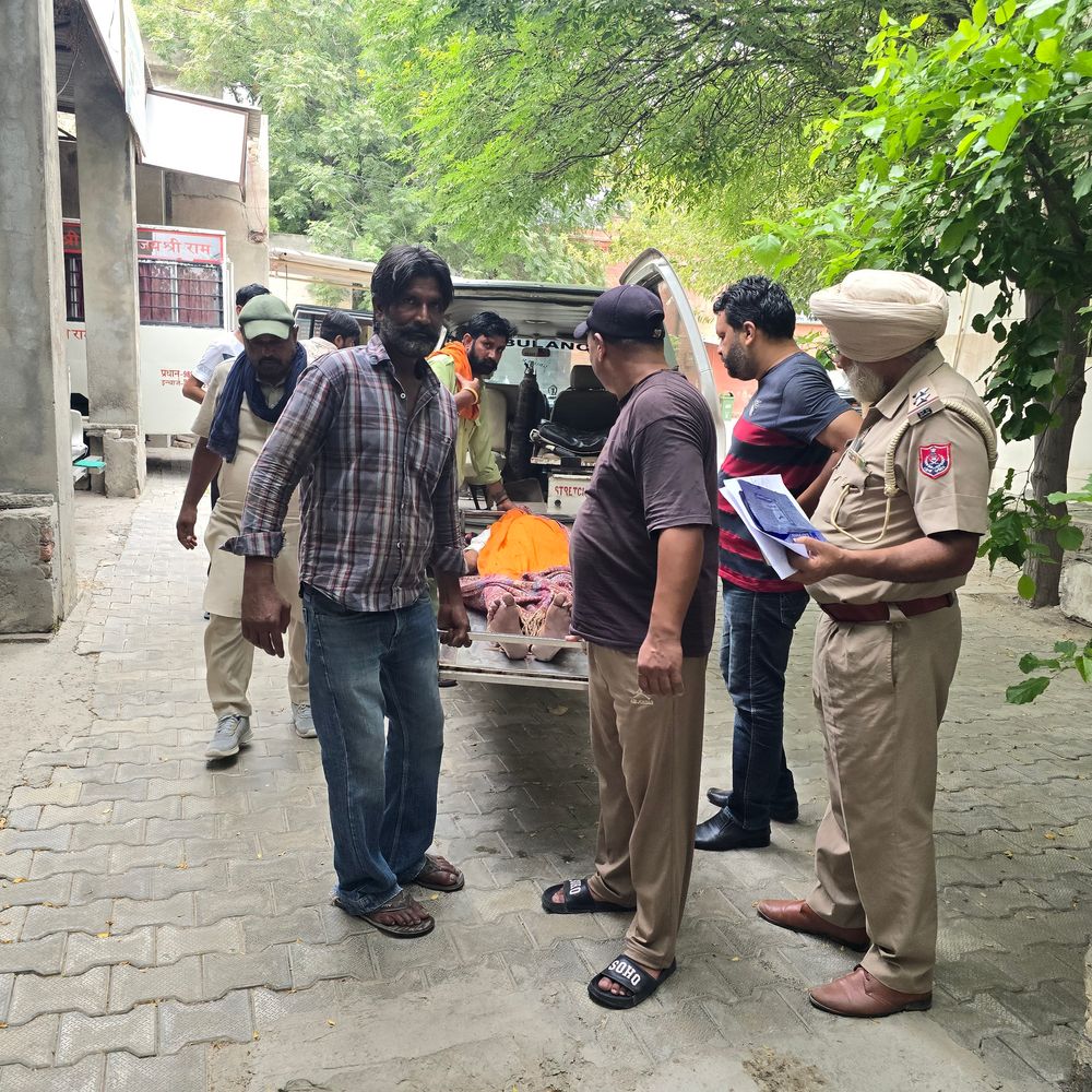 अबोहर में जियो कर्मचारी की संदिग्ध हालात में मौत:पानी की कैन रखते ही बिगड़ी तबीयत, जमीन पर गिरा, अस्पताल पहुचने तक तोड़ा दम
