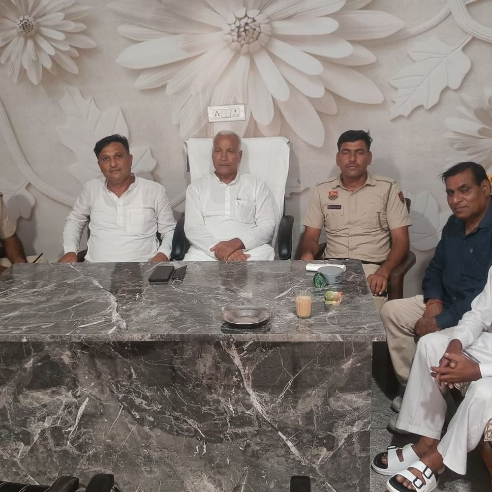 हांसी में कई कांग्रेस नेता हाउस अरेस्ट:दिल्ली प्रदर्शन से पहले पूर्व मंत्री अतर सिंह सैनी डिटेन, विधायक जस्सी पेटवाड़ चंडीगढ़ पहुंचे