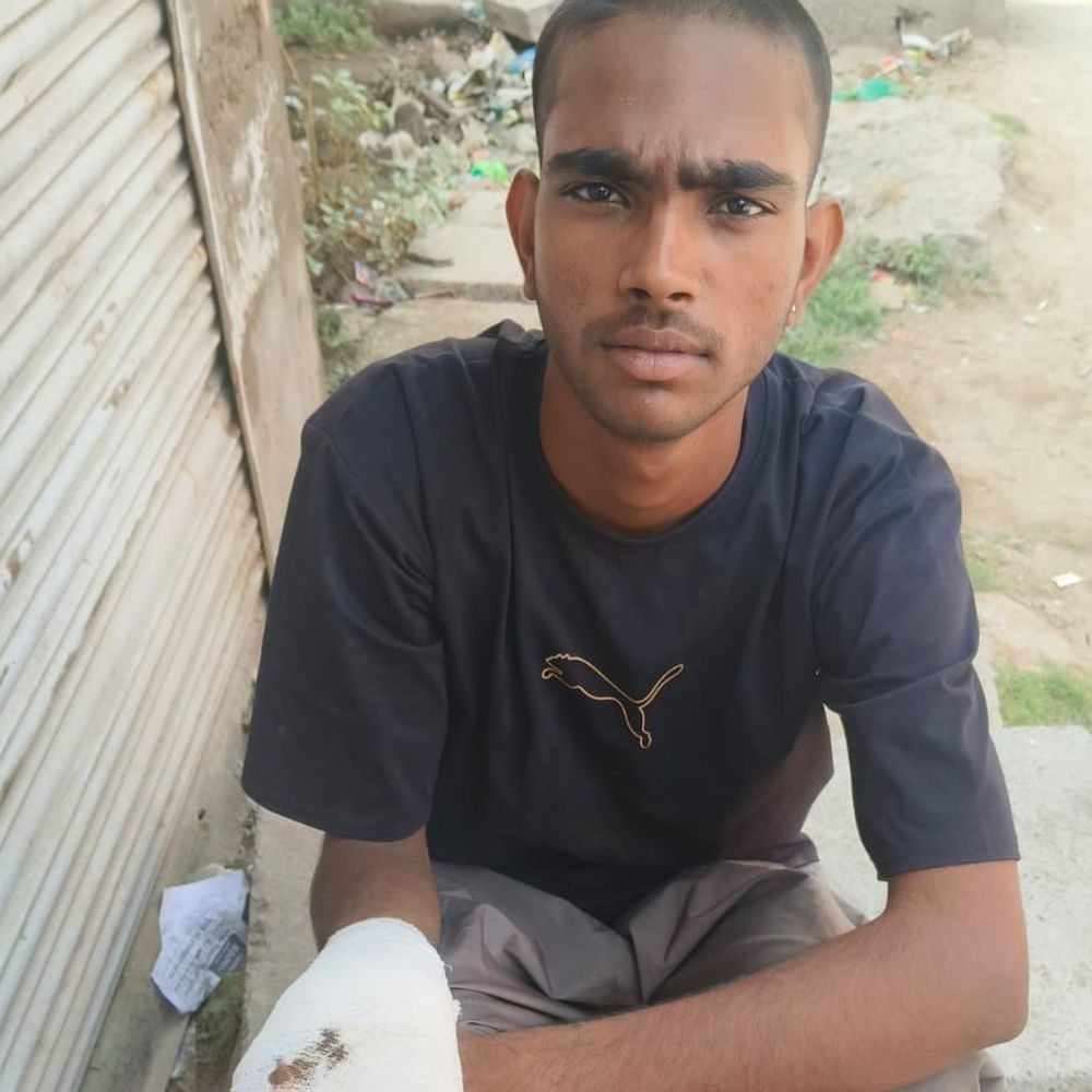 फरीदाबाद में रंगदारी न देने पर युवक का अपहरण:मारपीट की, रातभर बंधक बनाकर रखा, सुबह छोड़कर भागे, एक आरोपी अरेस्ट