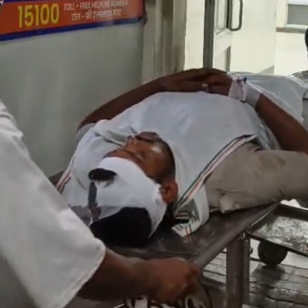 फरीदाबाद में दो पक्षों में मारपीट:बोतल में बिरयानी की चटनी डालने को लेकर विवाद, लाठी-डंडे चले, युवक समेत 3 घायल