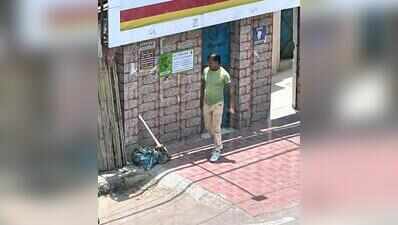 In 5 yrs, MCD barely issued challans for urinating, spitting in public as toilets crumbled | Delhi News