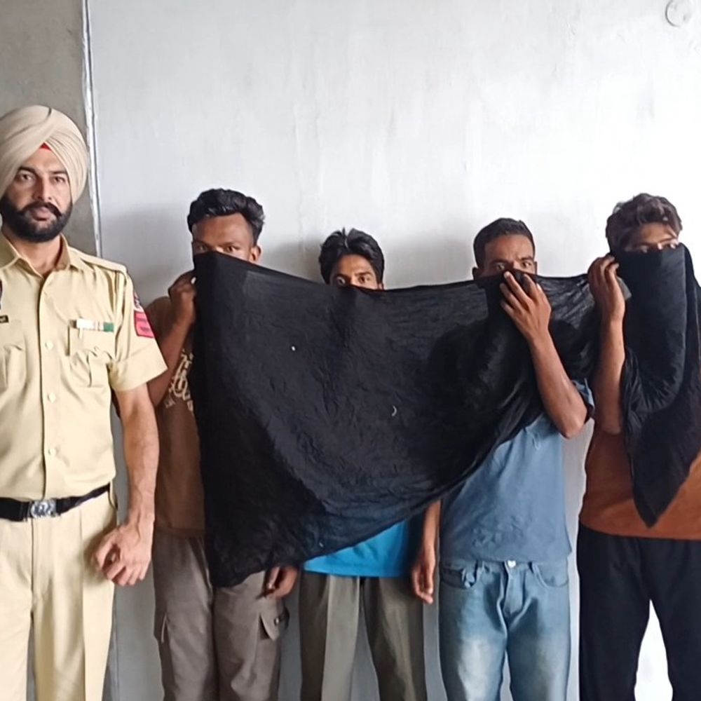 फतेहगढ़ साहिब में वाहन चोर गिरोह पकड़ा, 4 गिरफ्तार:सादे कपड़ों में पुलिस विछाया जाल, 4 बाइक बरामद, दूसरे राज्यों में बेचते थे चोरी की गाडि़यां