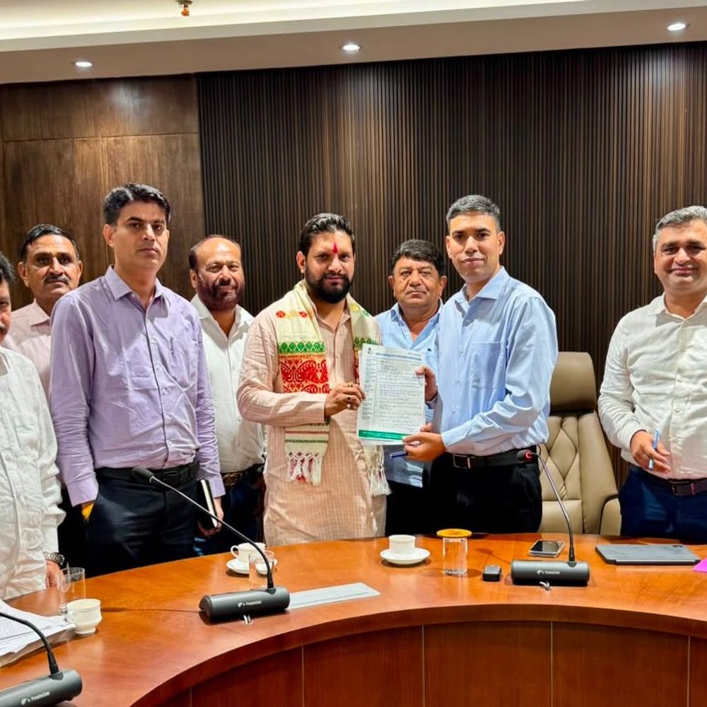 गुरुग्राम में ठेकेदार एसोसिएशन ने निगमायुक्त से की मुलाकात:लंबित भुगतान, टेंडर प्रक्रिया पर चर्चा; समाधान का आश्वासन मिला