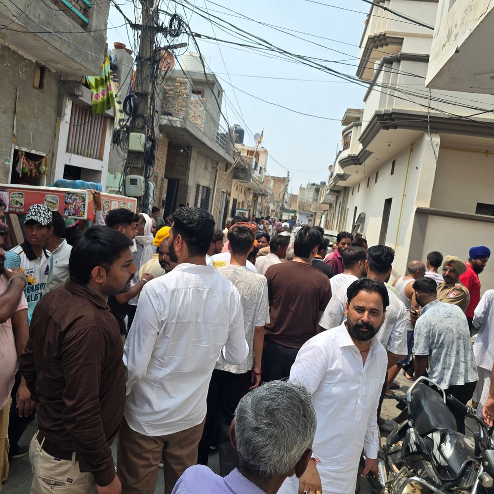 अबोहर में अनैतिक गतिविधियों के शक पर हंगामा:पुलिस की जांच में कमरा खाली मिला, लोगों ने CCTV फुटेज मांगी
