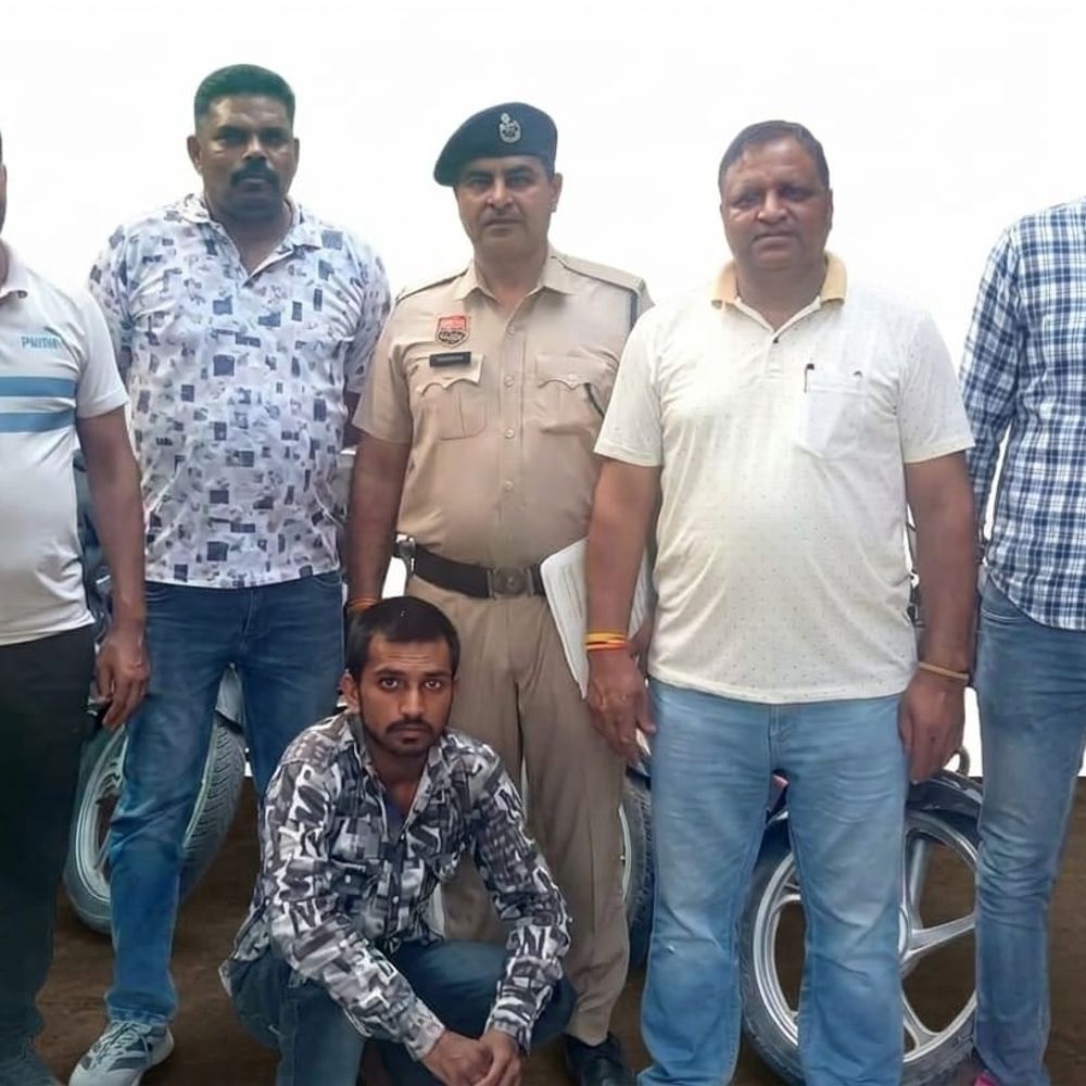 समालखा पुलिस ने पकड़ा बाइक चोर:नशे की लत पूरी करने के लिए देता वारदात को अंजाम, चुराई गई 3 मोटरसाइकिल बरामद
