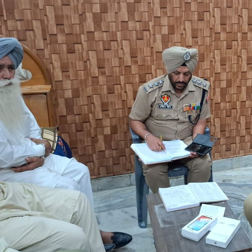 तरनतारन में बेखौफ लुटेरों का तांडव:नौरंगाबाद गांव में गन पॉइंट पर मां-बेटी को बंधक बनाया, 20 लाख के गहने और बुलेट ले गए बदमाश