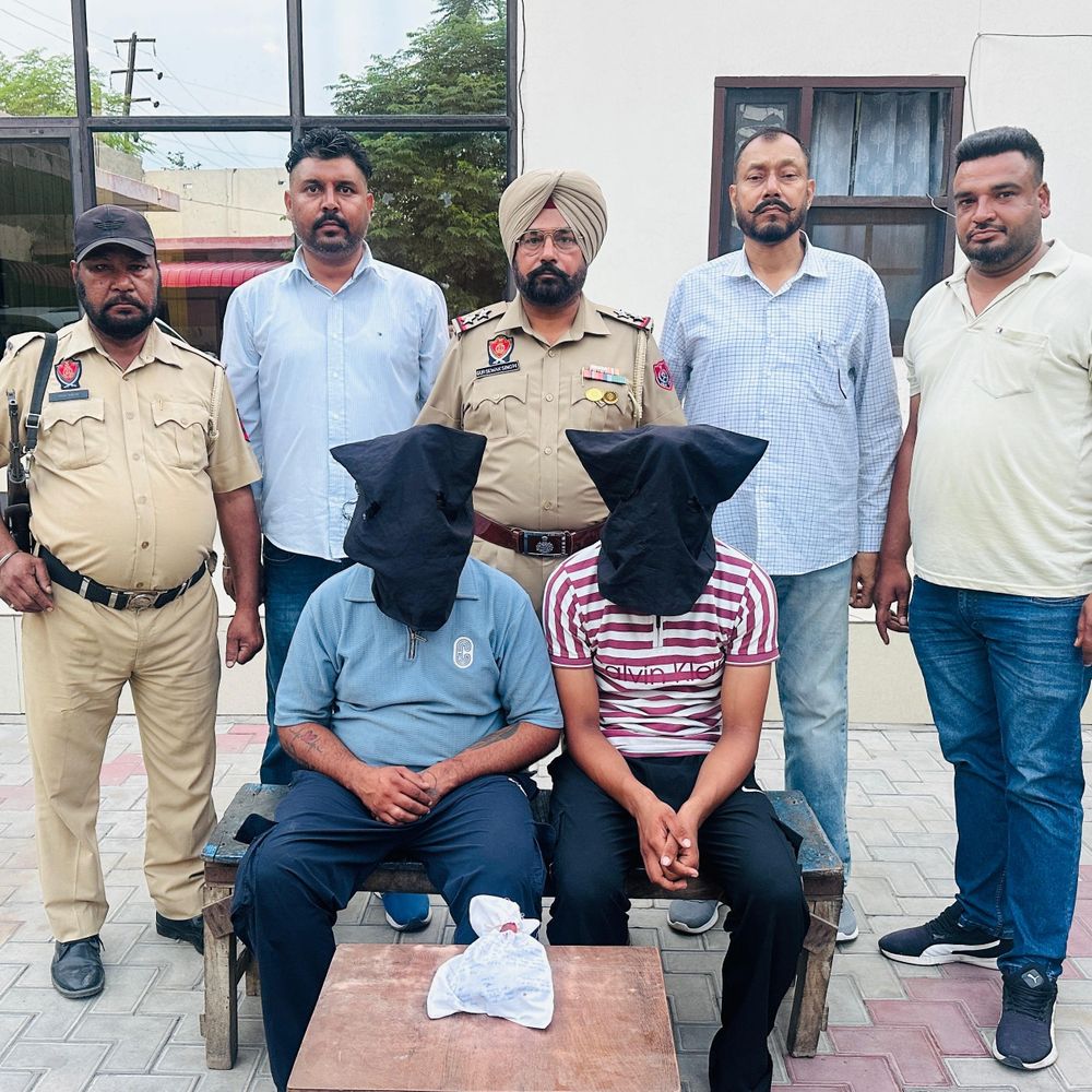 जगराओं में 265 ग्राम हेरोइन, पिस्तौल के साथ दो गिरफ्तार:तरनतारन से लग्जरी कार से नशा सप्लाई करने आए थे, दो दिन के रिमांड पर लिया