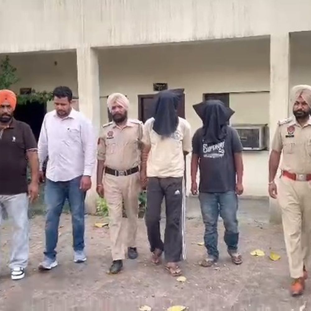 बठिंडा में प्रवासी मजदूरों से 20 हजार लूटे:एटीएम में पैसे जमा कराने के बहाने की थी ठगी, कुछ घंटों में पुलिस दो आरोपियों को पकड़ा