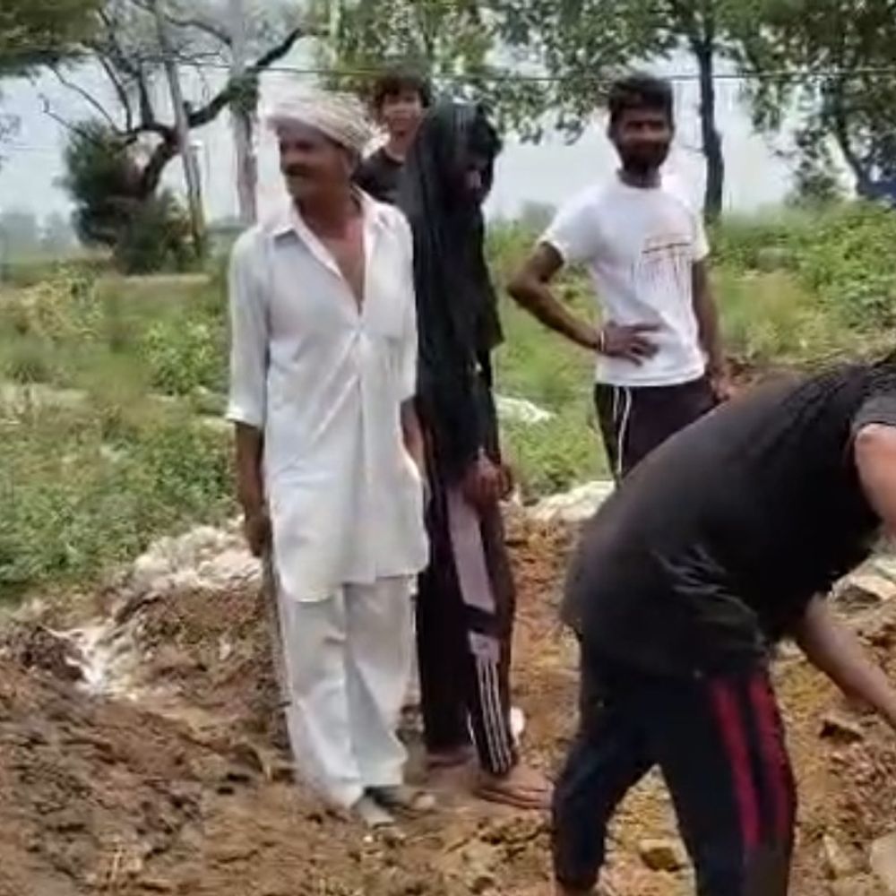 पानीपत में बीपीएल परिवारों को प्लॉट नहीं मिले:कब्जा दिलाने पहुंची टीम, किसानों ने वापस लौटाया, बोले- हाईकोर्ट में चल रहा केस