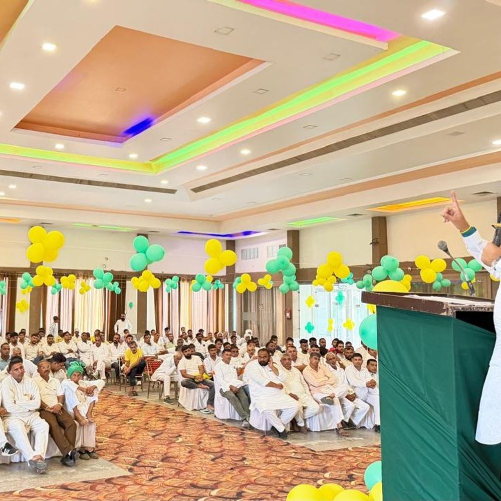 दुष्यंत चौटाला ने पेयजल को लेकर सरकार पर उठाए सवाल:उकलाना में बोले- कानून व्यवस्था चरमराई, बूथ पर सक्रिय टीम से मजबूत होगा संगठन