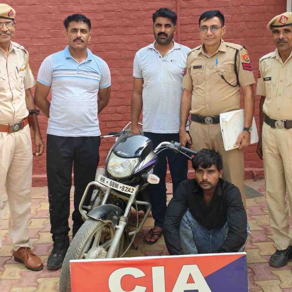 नरवाना CIA स्टाफ ने वाहन चोर पकड़ा:आरोपी से 2 बाइक बरामद, 3 वारदातों का हुआ खुलासा