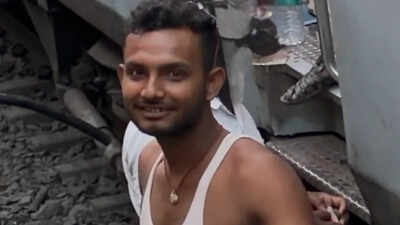 Woman films man’s ‘lewd acts’ while travelling in Vivek Express; railways ‘tags’ RPF as clip goes viral | Delhi News
