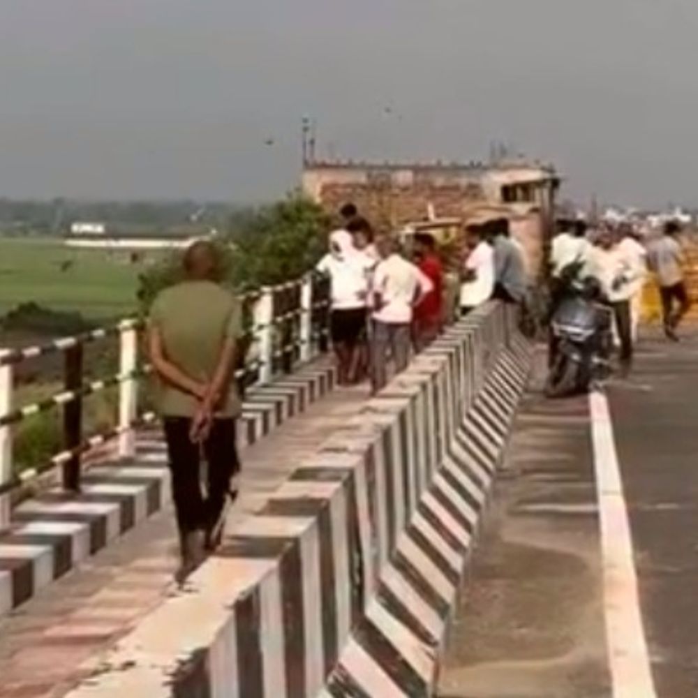 यमुना नदी में गिरे युवक का शव मिला:फरीदाबाद में सेल्फी लेते समय हादसा; दोस्त के साथ दौड़ लगाने आया था