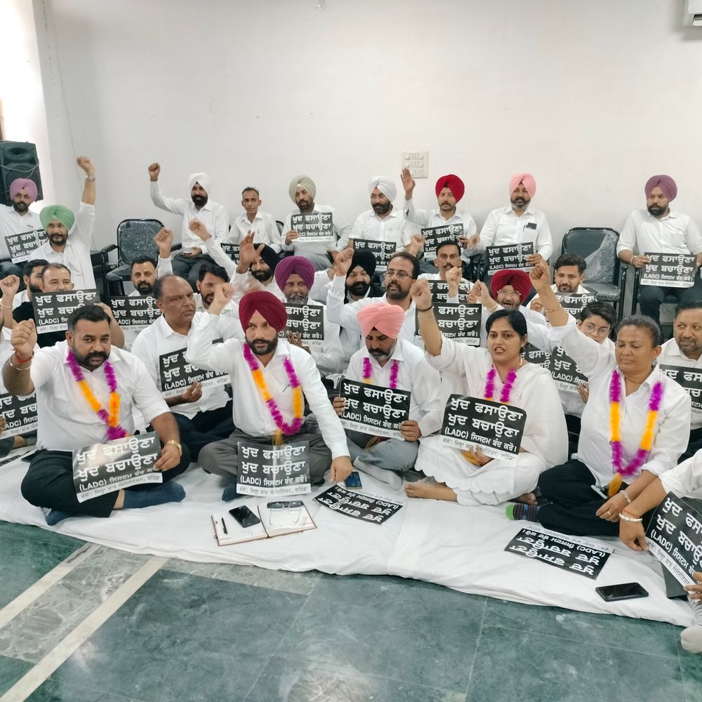 बठिंडा में वकीलों की भूख हड़ताल शुरू:बोले- लीगल एड डिफेंस काउंसिल से अपराधियों को फायदा, पंजाबभर में कामकाज ठप