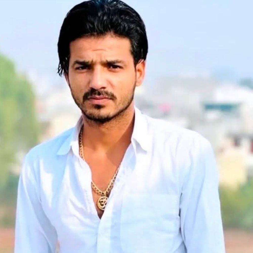 हिसार में युवक की चाकू मारकर हत्या, साथी गंभीर:तीन बाइक सवारों ने हमला किया; 2 बेटियों का पिता था