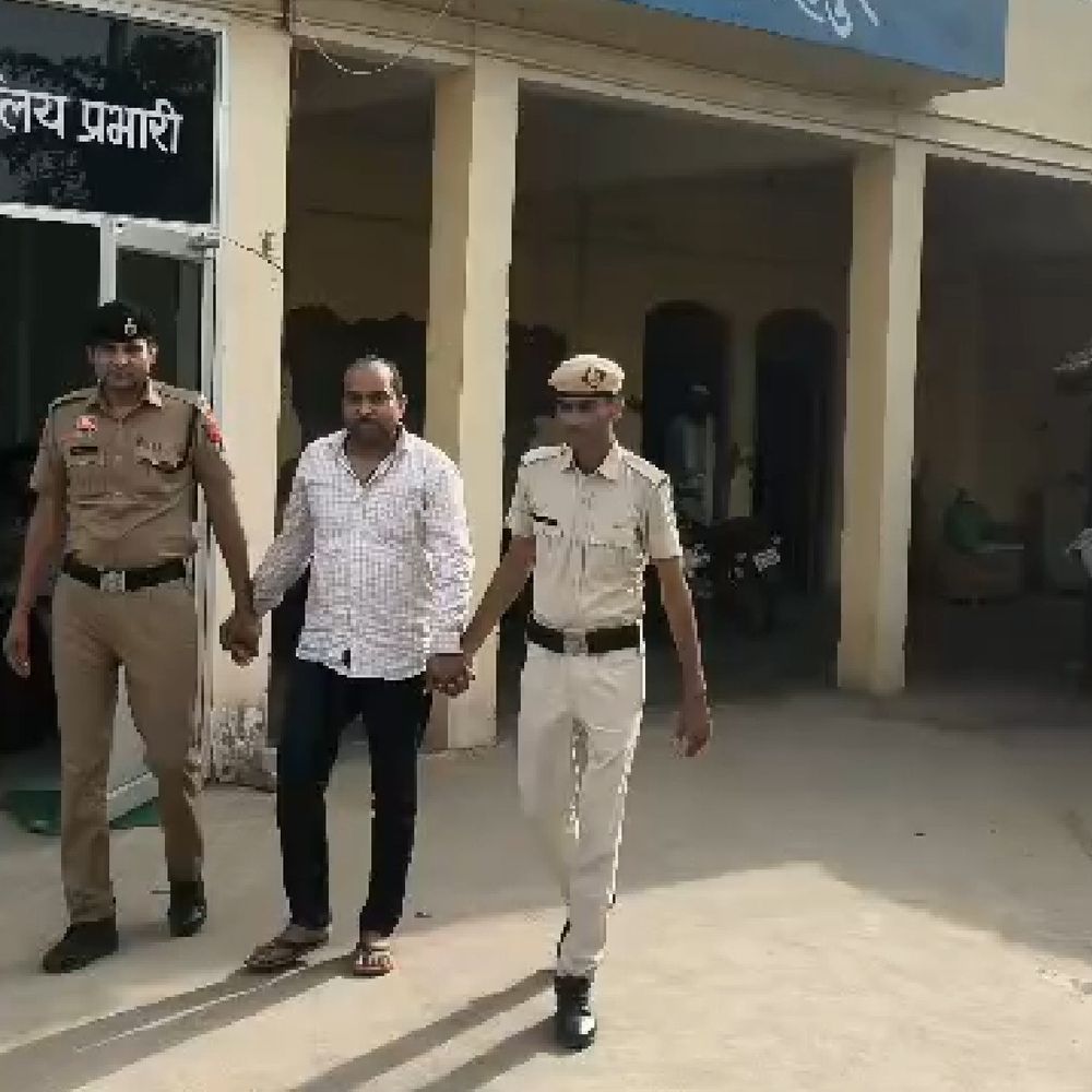 नूंह पुलिस ने पकड़ा सरकारी मुआवजा हड़पने का आरोपी:फर्जी दस्तावेज तैयार किए, रिकॉर्ड में हेराफेरी की, 10 साल से चल रहा फरार
