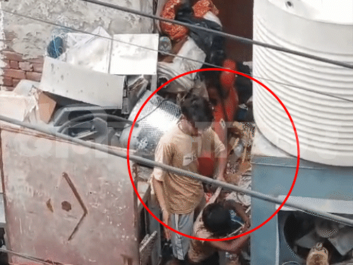सोनीपत में 8 साल के मासूम पर थर्ड डिग्री टॉर्चर:चोरी के शक में करंट लगाया; घुटने के नीचे दबाकर हाथ-पैर मरोड़कर पिटाई, पटक-पटक कर मारा