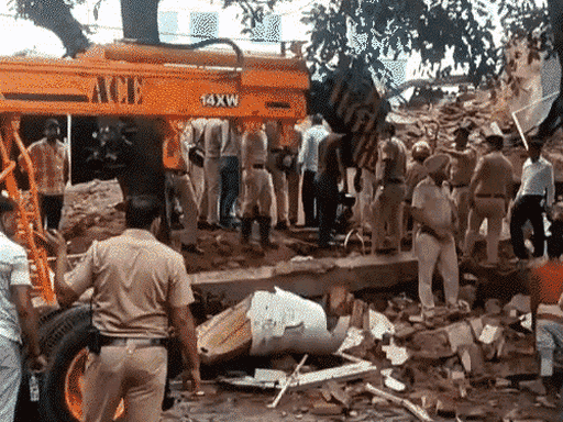चंडीगढ़ बिल्डिंग हादसl- डिप्टी कमिश्नर से रिपोर्ट तलब:मानवाधिकार आयोग: लिया सुओ मोटू, पुरानी इमारतों की होगी जांच, NDRF को सूचना में देरी पर सवाल