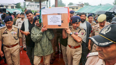 Terrorist kill J&K cop in Anantnag market, first strike since Pahalgam attack | India News