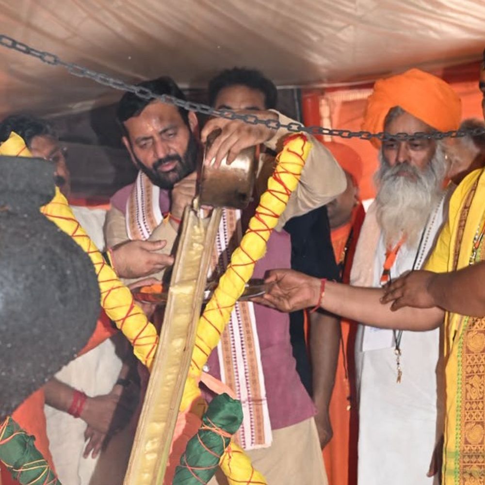 जींद के उझाना पहुंचे सीएम नायब सिंह सैनी:विकास के लिए ₹1.51 करोड़ की घोषणा, मूर्ति प्राण-प्रतिष्ठा समारोह में शामिल हुए