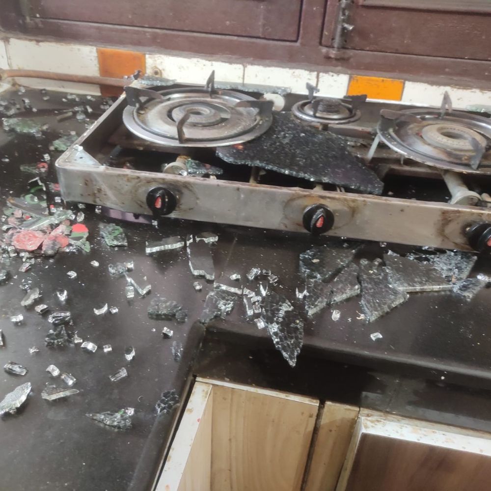 पिंजौर में खाना बनाने के बाद गैस चूल्हा फटा:महिला के रसोई से बाहर जाते ही हुआ धमाका; कोई घायल नहीं