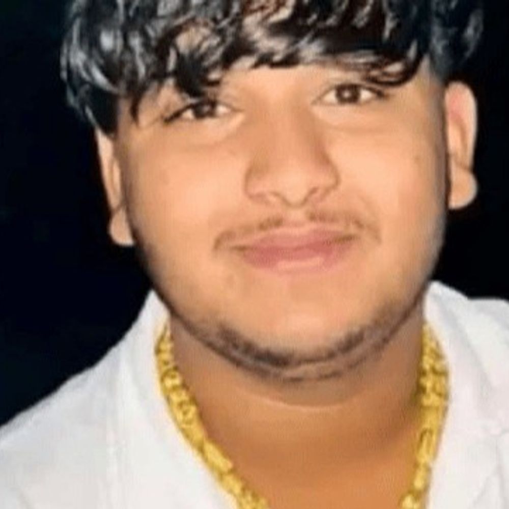रेवाड़ी सड़क हादसे में बाइक सवार स्टूडेंट की मौत:कैंटर ने मारी टक्कर, दोस्त की हालत गंभीर; फायर का कोर्स कर रहे थे दोनों