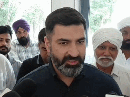 सेतिया बोले-हमारे 4-5 MLA भागे, बाकी संभल नहीं रहे:कांग्रेस नए प्रभारी की पहली मीटिंग में विवाद; सहारण-हंस ने भी नेम स्लिप फाड़ी
