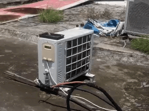 पंचकूला में दुकानों की छतों से AC कॉपर पाइप चोरी:कई आउटडोर यूनिट भी क्षतिग्रस्त, 6 दुकानों के एसी पाइप हो गए चोरी