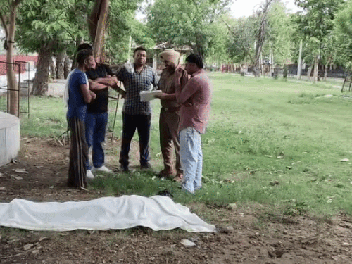 कुरुक्षेत्र में सन्निहित सरोवर से मिला महिला का शव:घर से दवा लेने आई; पति की हो चुकी मौत, बेटे के साथ रहती थी